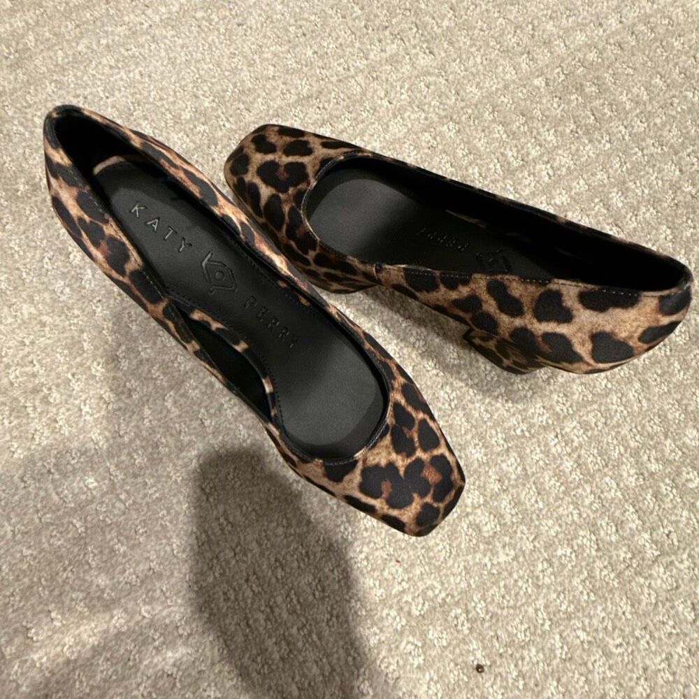 Katy Perry leopard or cheetah platform, chunky heels size 6 1/2
